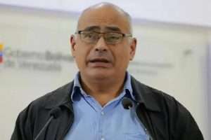 Ministro Alvarado: en el Clínico Universitario se innova con cirugías robóticas