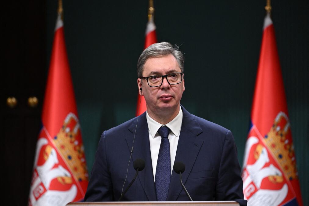 "BOLJE DA ZAVRŠITE KAO ČAUŠESKU, A DA IZA VAS OSTANU PUTEVI, FABRIKE NEGO DA BUDETE BEDNICI KOJI PRETE DRUGIMA" Vučić o brutalnim pretnjama novinara BIRN-a
