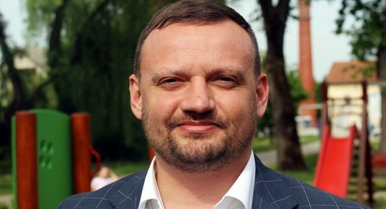 Zahvala za angažman tijekom ‘Ljetne pozornice’
Gradonačelnik Šimunić nagradio zaposlenike Grada s 500 eura bonusa