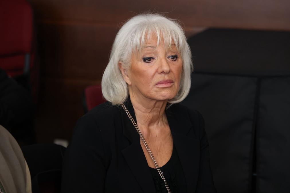 "OTIŠLA SAM U AMERIKU I REKLA DA NE MOGU DA PEVAM" Vera Matović bila u potpunom očaju, skroz bolesna stala na binu, a onda je usledila šok reakcija publike