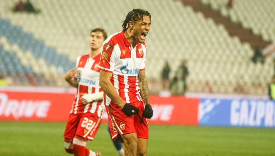 ZVEZDA SE NE ŠALI! Holandski fudbaler Džej Enem ostaje u Crvenoj zvezdi do 2029. godine