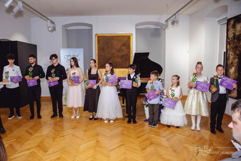 Više od 200 mladih pijanista u Sremskoj Mitrovici: Završen 12. Festival pijanizma uz vrhunske nastupe i laureate iz regiona