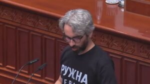 (VIDEO) Apasiev kon Mickoski: Vie ste kako knezot Potemkin – Vladata vi e privid, laga i izmamnička fasada