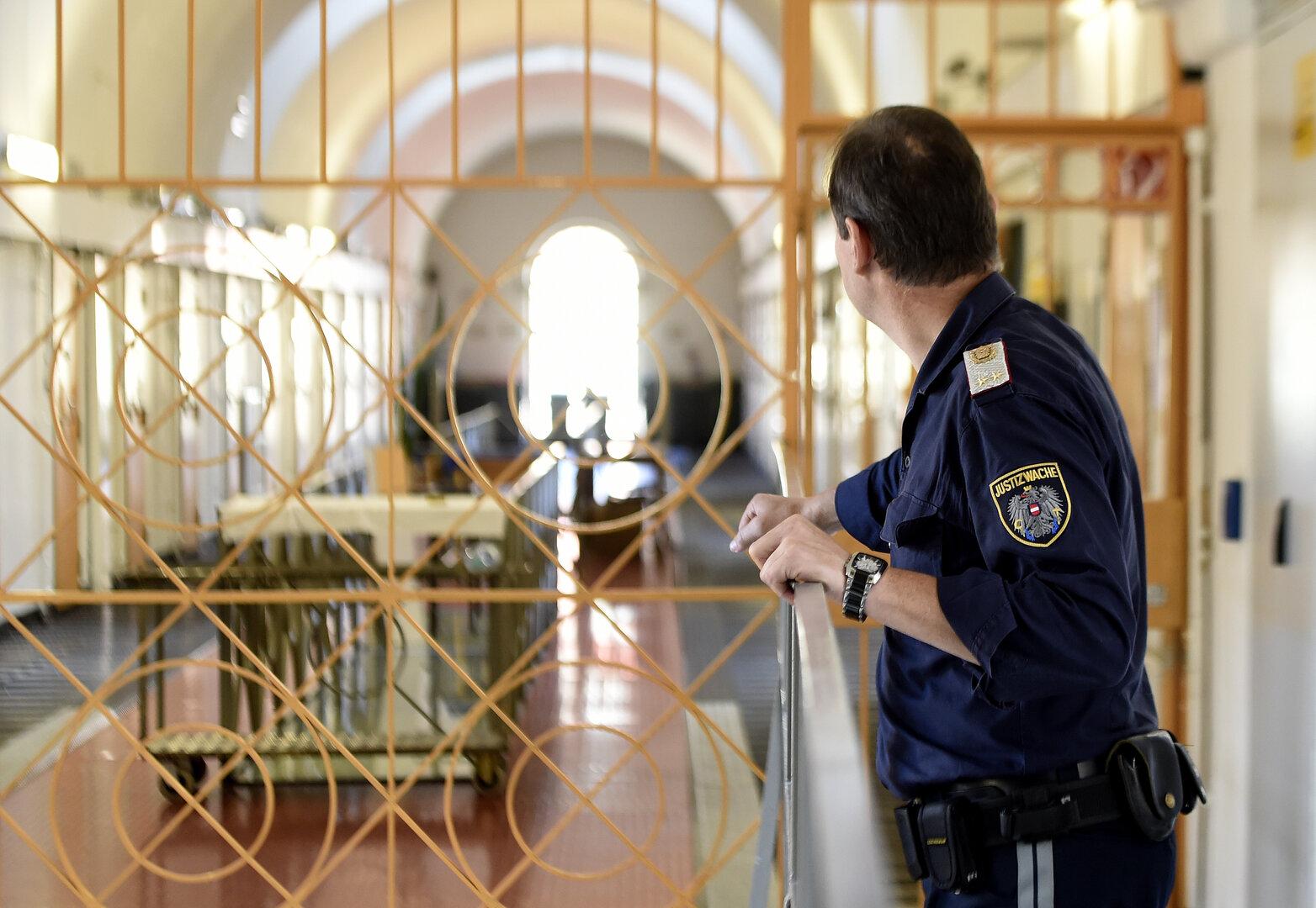 Häfn in Not: Justizwache probt den Aufstand