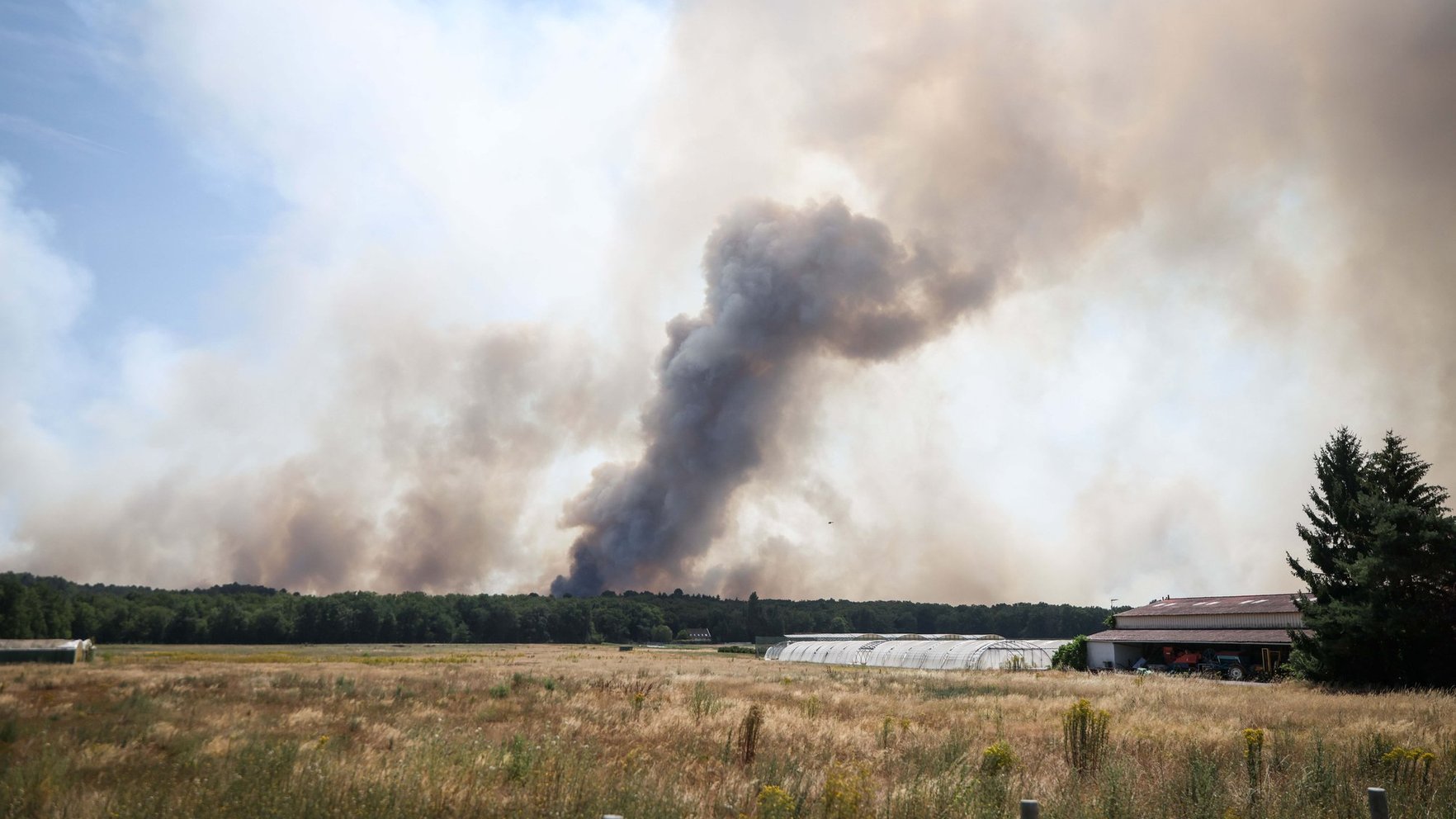 Savvaļas ugunsgrēku dēļ Francijā un Spānijā evakuēti 267 000 cilvēki