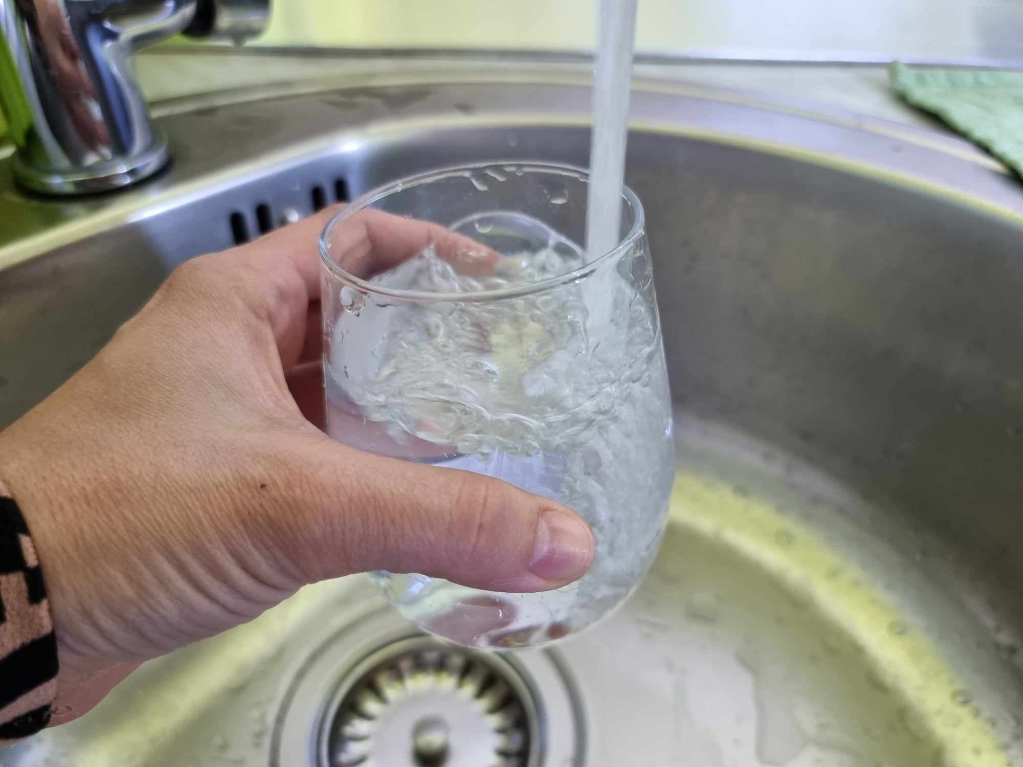 Voda iz pet lokalnih vodovoda na području Sisačko-moslavačke županije nije za piće