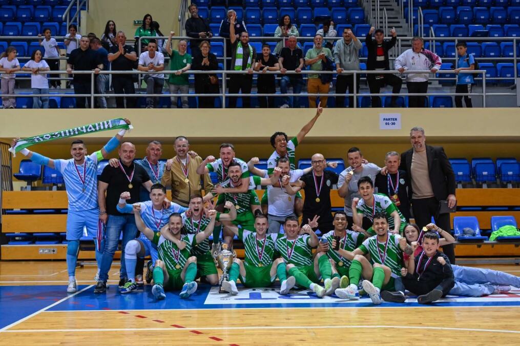 ČETVRTA TITULA I TREĆA DUPLA KRUNA: Novi uspeh KMF Loznica Grad