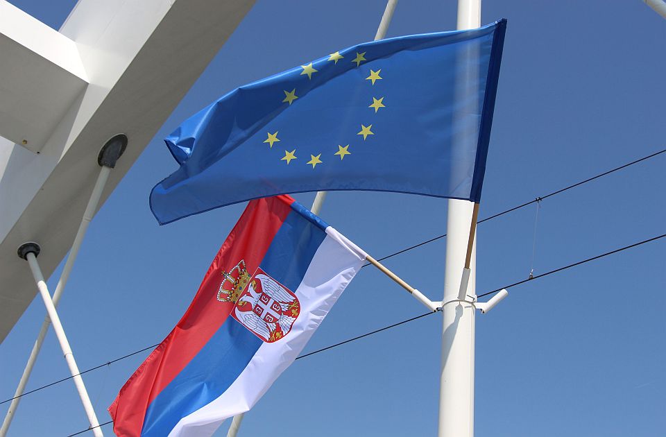 Rotert: EK daje Vučiću odrešene ruke pod uslovom da ne započne direktnu vojnu agresiju na susede