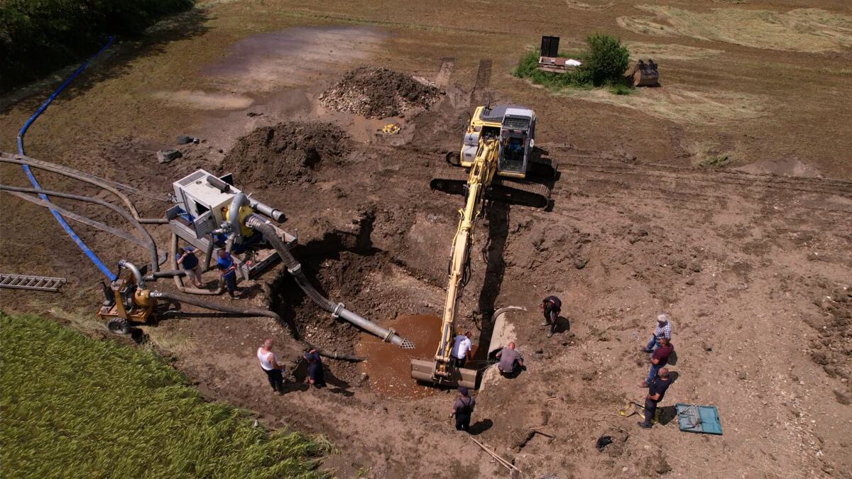 JOŠ JEDAN GRAD U SRBIJI PROGLASIO VANREDNU SITUACIJU Na desetine hiljada ljudi bez vode, evo kada se očekuje sanacija (FOTO)