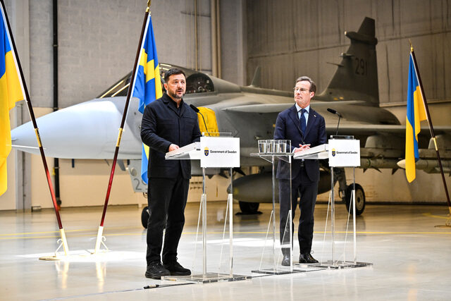 Войната | Украйна придобива 36 изтребителя Gripen