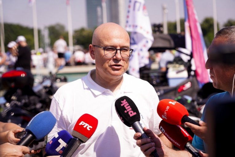 "NEVEROVATNE STVARI SU NAM SE DEŠAVALE, VRAĆAMO SE U NORMALNOST!" Vučević poslao JASNU PORUKU blokaderima i opoziciji!