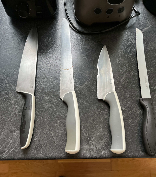 Misshandlade egna sonen – mamman döms