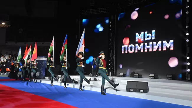 Семьям 20 военнослужащих, погибших при исполнении долга, вручили автомобили