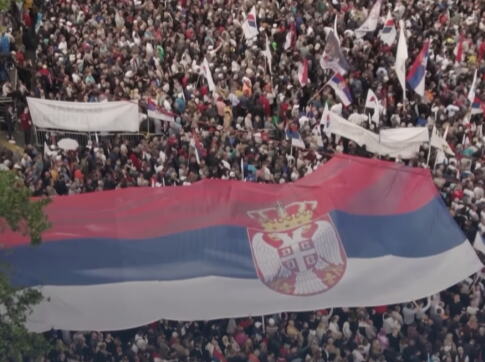 NA SKUPU 27. BIĆE RAZVUČENA NAJVEĆA SRPSKA ZASTAVA Imaće 800 kilograma i biće duga 500 metara