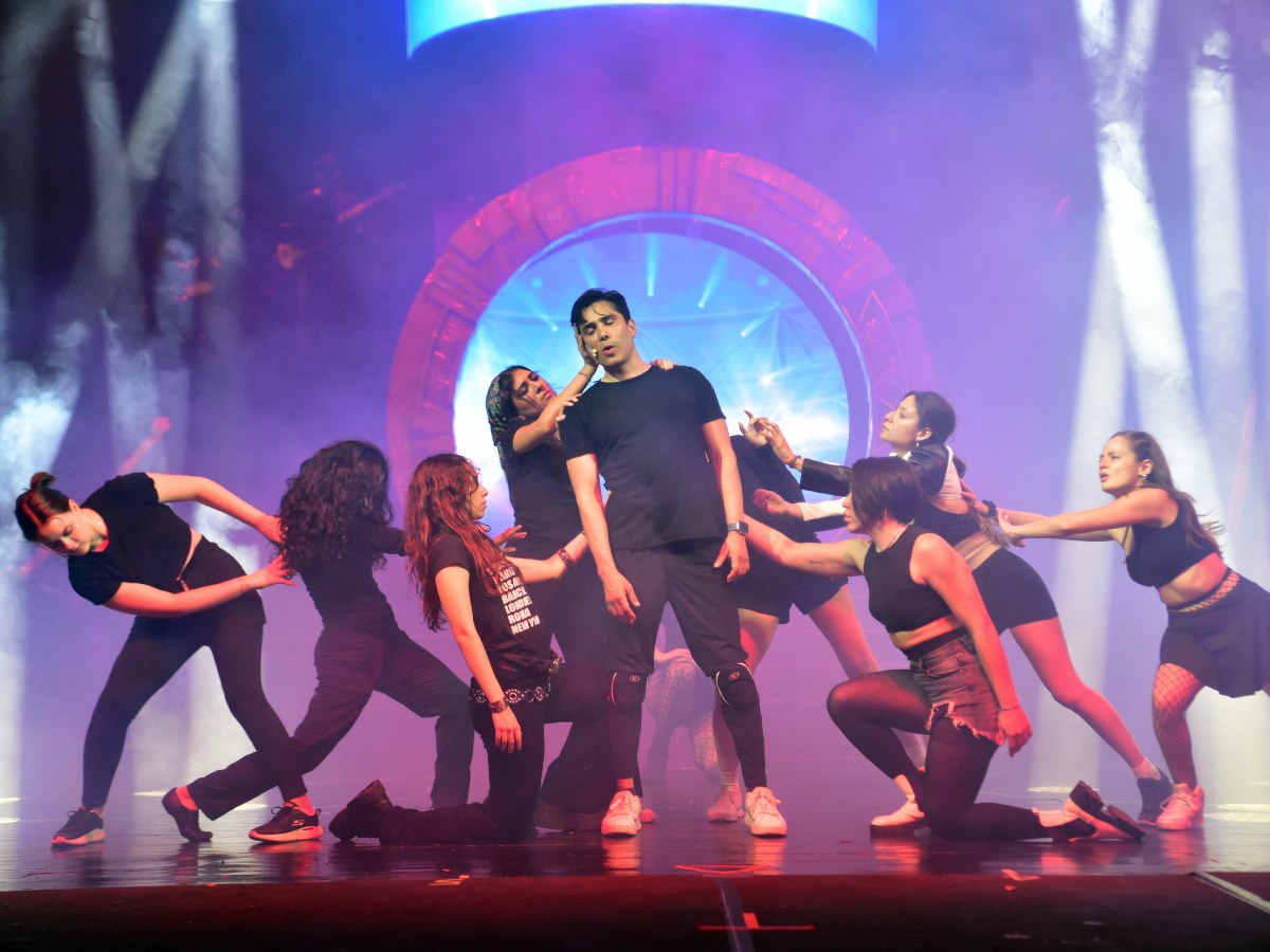 Así se prepara el elenco para We Will Rock You