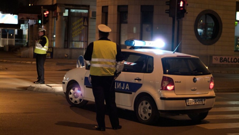 PUCNjAVA NA BAŠČARŠIJI U SARAJEVU: Prolaznici beže u panici, stigla policija