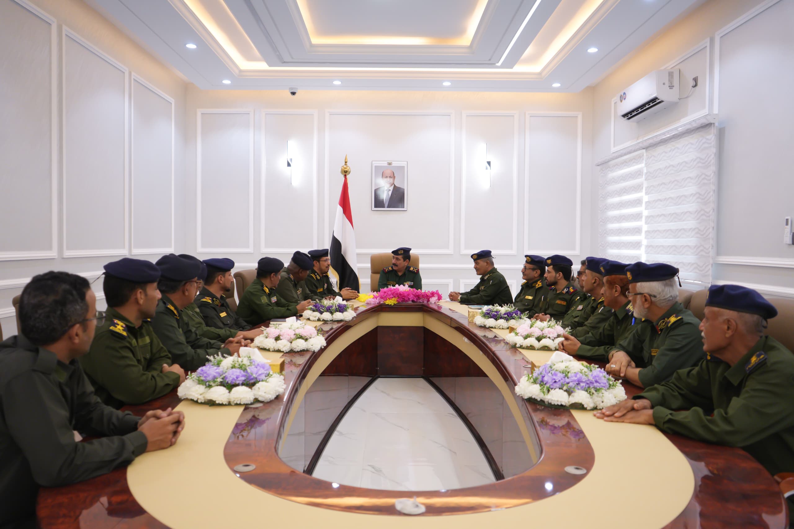 وزير الداخلية يوجه مصلحة الأحوال المدنية بتقديم التسهيلات للمواطنين 