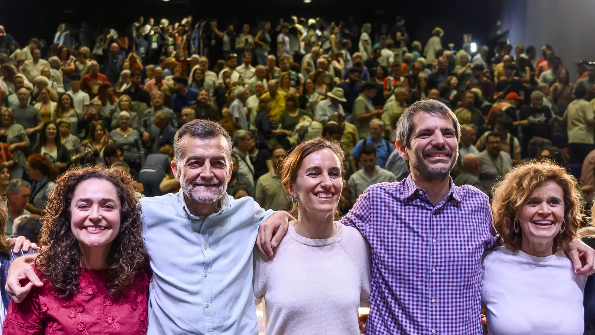  Sumar escenifica su refundación con un acto en Barcelona en pleno debate interno sobre su posición ante los escándalos del PSOE 