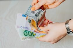 Zašto je FBiH dobila povoljnije kredite od Republike Srpske?