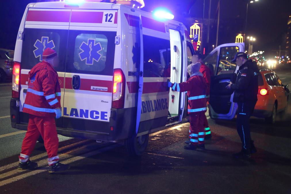 DRAMA U CENTRU BEOGRADA! Oboren motociklista u Kolarčevoj, hitno prevezen na VMA! Policija i Hitna odmah dojurile na lice mesta