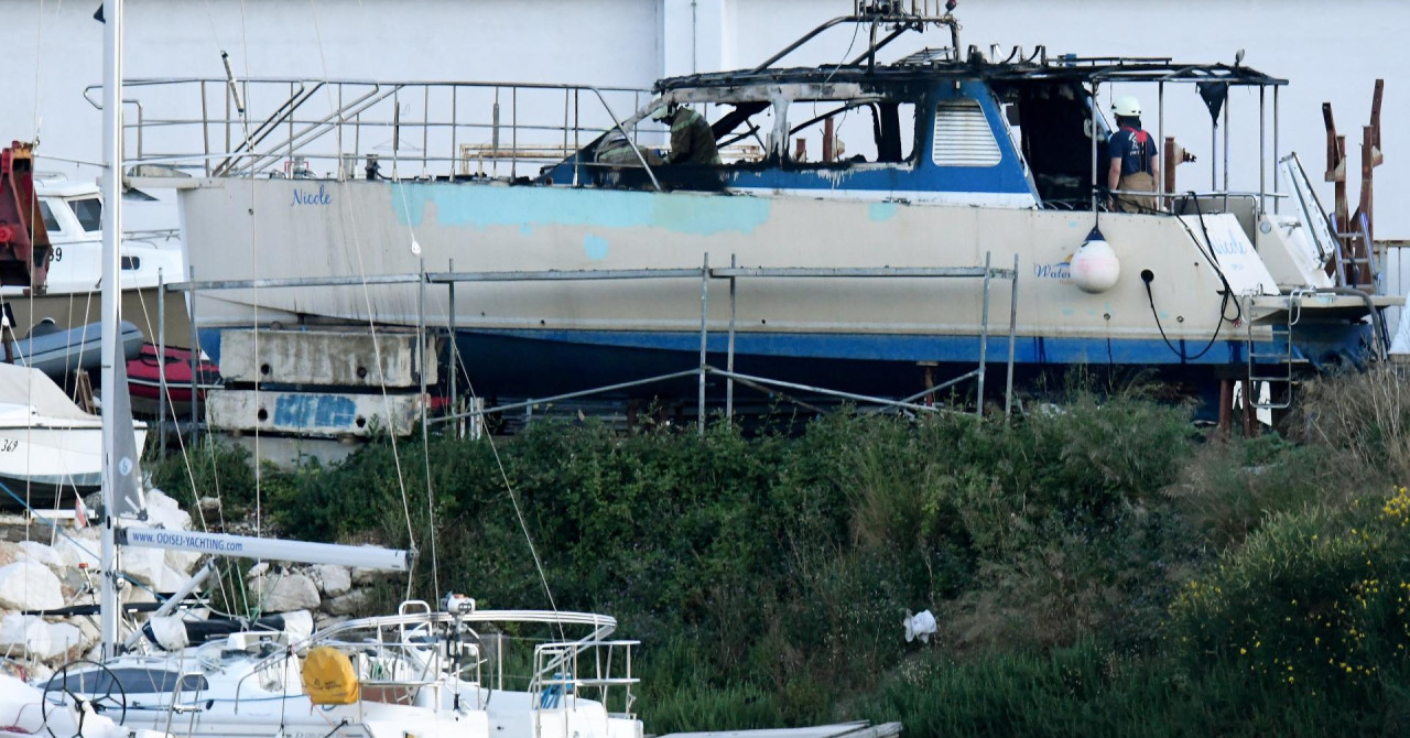 Bangladešanina terete da je signalnom raketom zapalio brod Splićanina, ovaj od njega traži 300.000 eura