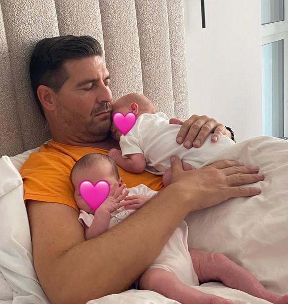ORF-Moderator Norbert Oberhauser im doppelten Baby-Glück