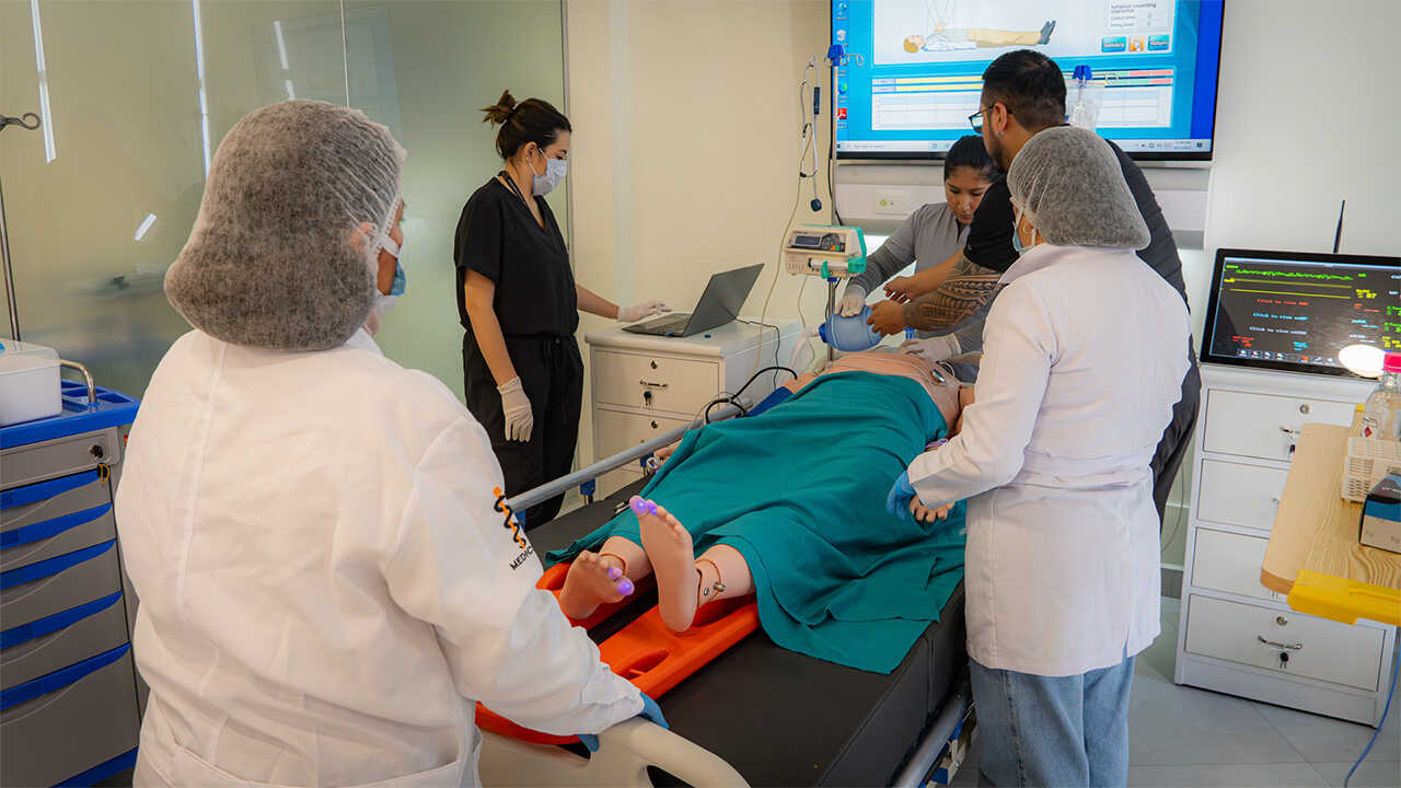 Con tecnología especializada, IA y talento humano, impulsan la salud y la competitividad empresarial en Cochabamba