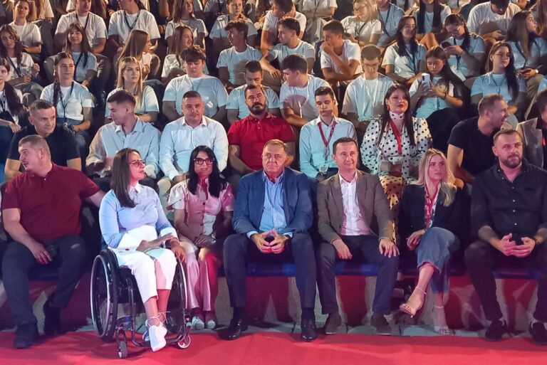 Dodik u Trebinju pozvao mlade da ostanu uz Republiku Srpsku: „Tu možete ostvariti svoje snove“