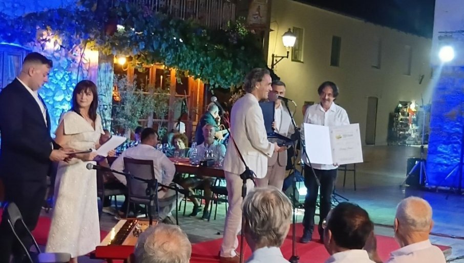 RAŠA BUKVIĆ DOBITNIK "ZLATNOG PLATANA": Počeo Festival mediteranskog i evropskog filma u Trebinju