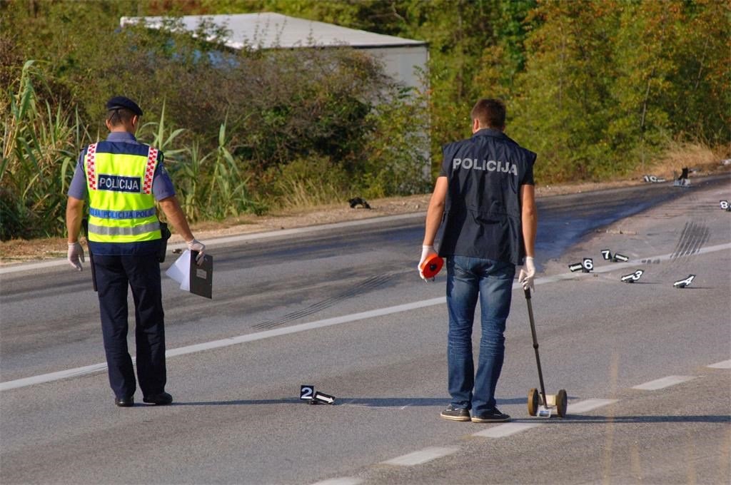 Neprilagođena brzina uzrokovala dvije teške prometne nesreće u Sisku i Glini