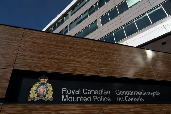 $75K of cocaine, crack cocaine seized at northern Manitoba airport: RCMP