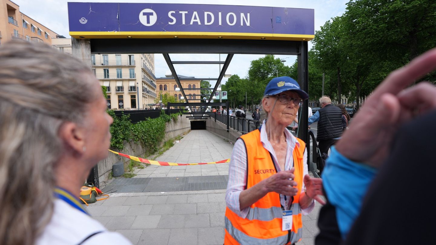 Ruotsi | Matkustajat jäivät tunneiksi jumiin metro­tunneliin Tukholmassa