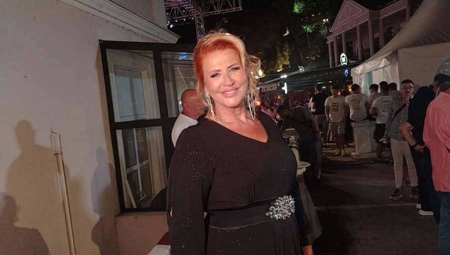 "TAŠMAJDAN" ĆU NOSITI U SRCU DOK SAM ŽIVA: Ćana nakon koncerta ne smiruje tempo (FOTO)