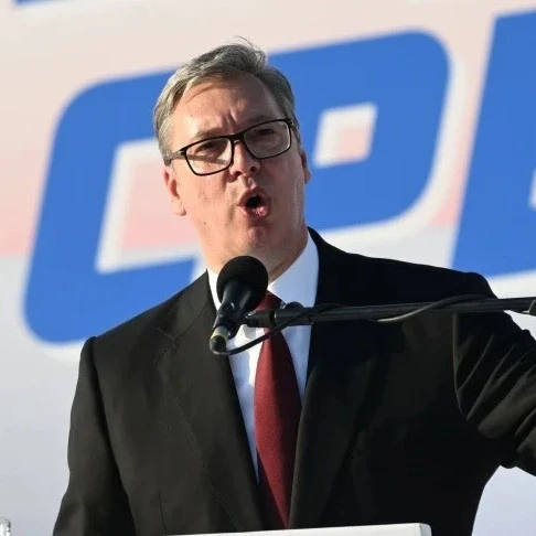 Pomilovanja, povećanje penzija, ostavka, ali bez datuma izbora: Šta je sve Vučić najavio u svom govoru? (VIDEO)