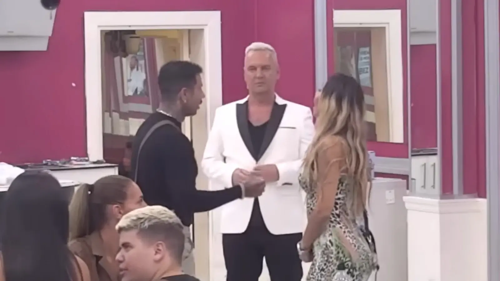 Bela kuća grmi: Evo šta su Filip i Aneli rekli o trenutku u kazinu kad je ona njega uhvatila za intimne delove tela
