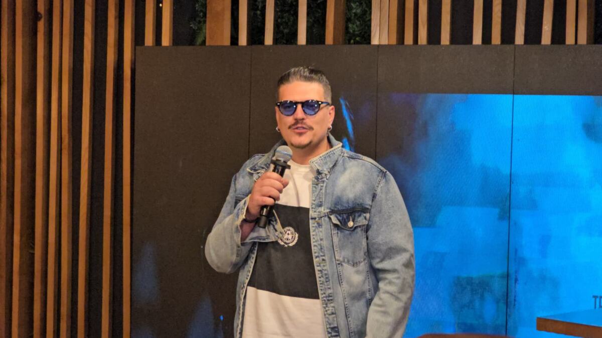 NOVO POGLAVLJE: Isak Šabanović zakazao prvi solistički koncert u karijeri, okupio kolege na jednom mestu