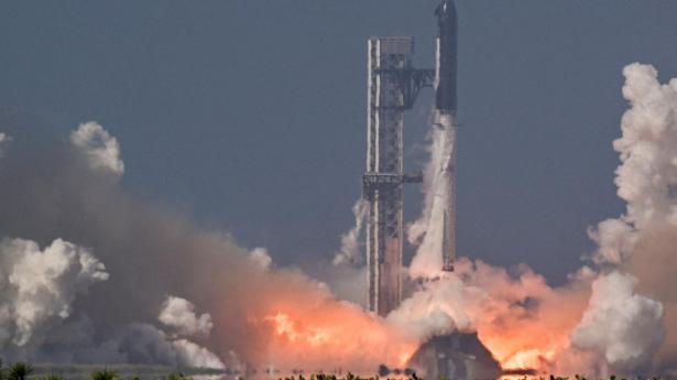 Space X-feber sender rumaktier på himmelflugt