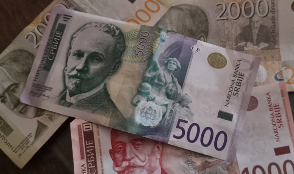 Državna pomoć građanima stiže na jesen: Penzionerima do 35.000 dinara