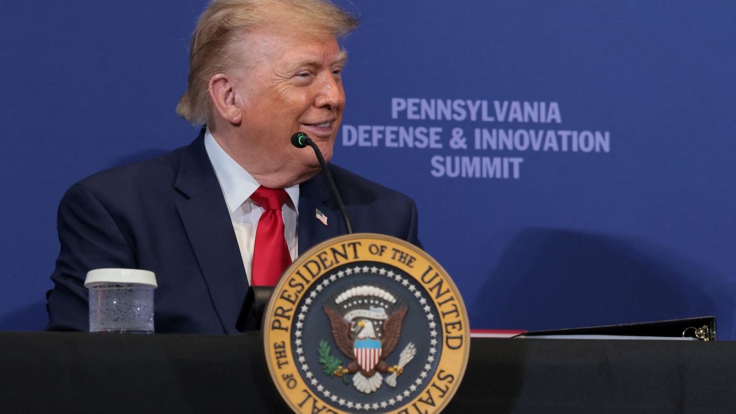Yhdysvallat | Dollarin kolikkoon tulee Donald Trumpin muotokuva