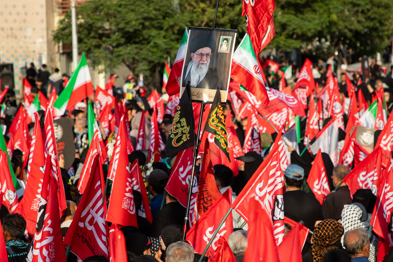  Qom to Mashhad: A counter-map in motion 