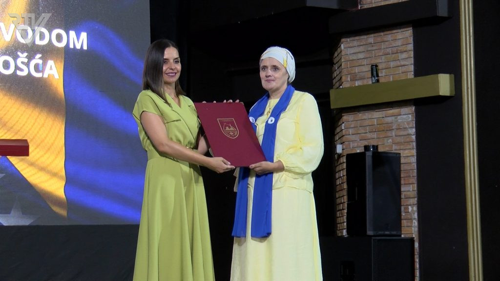 UDRUŽENJE ŽENA “ZUMBUL” JEDNO OD DOBITNIKA ZAHVALNICE OPĆINE VOGOŠĆA