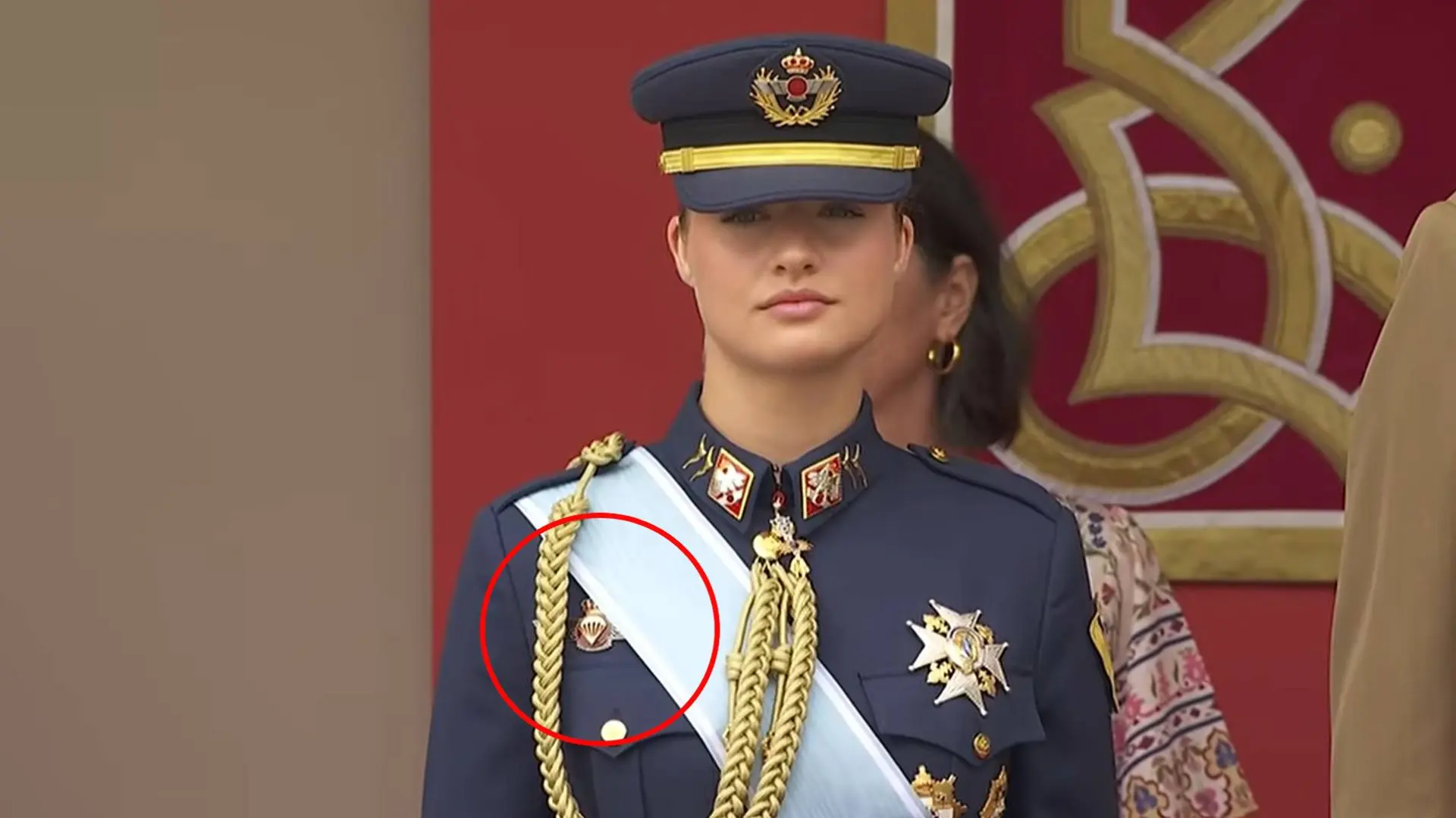  Qué es el 'rokiski', el emblema lucido por Leonor en su primer desfile del Día de las Fuerzas Armadas 