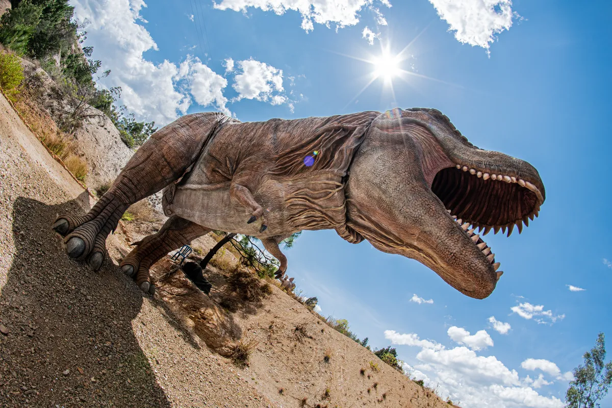 Zašto je najopasniji dinosaur imao tako male "ruke"? Znanstvenici možda napokon imaju odgovor