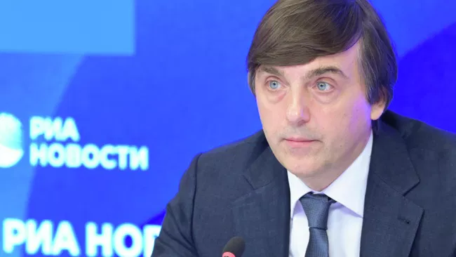 Более 70 баллов на ЕГЭ набрали 330 тысяч человек, сообщил Кравцов