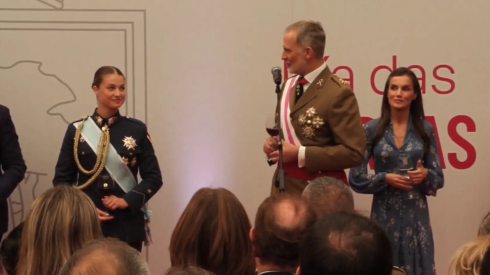  El Rey dedica un brindis a Leonor: "Como padre lo puedo decir, como mando supremo ya veremos" 