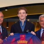 Barcelona potvrdila dolazak engleske zvijezde. Anthony Gordon potpisao petogodišnji ugovor s Kataloncima