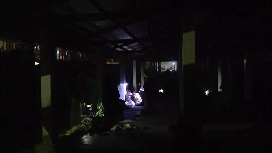 Tsirang vendors continue trading in darkness, awaiting market lights