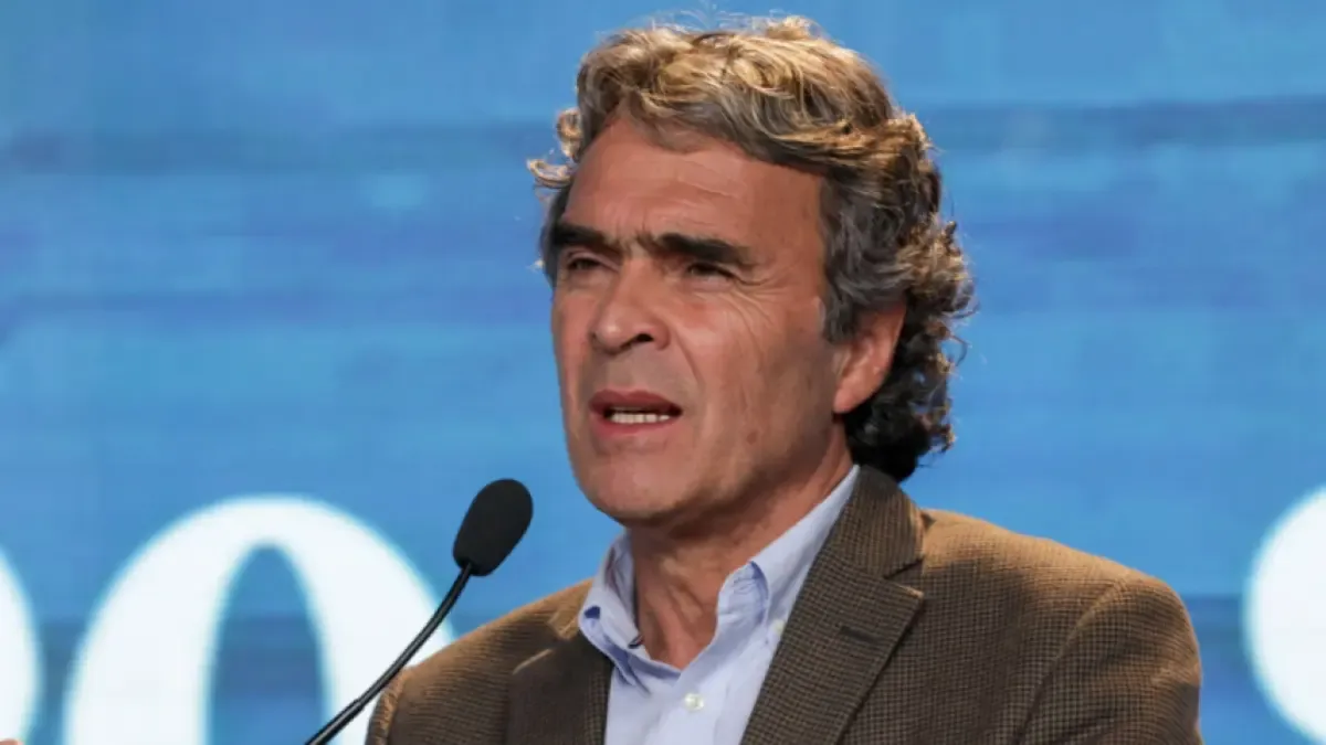 ¿Quién es Sergio Fajardo, el profesor que busca por tercera vez llegar a la presidencia?
