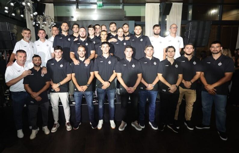 CRNO-BELI SPREMNI ZA LIGU ŠAMPIONA: RK Partizan predstavio tim za novu sezonu