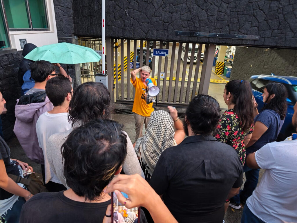 Sale estudiante de la UNA detenido por protestar contra proyecto de armonización eléctrica; causa seguirá por flagrancia